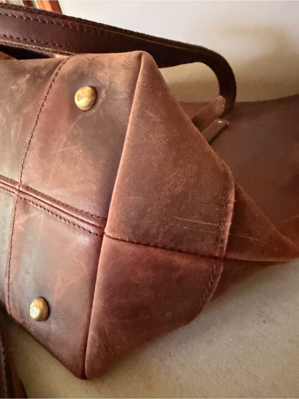Classic Brown Leather Tote Bag - Versatile Everyday Carry - Picture 8 of 8